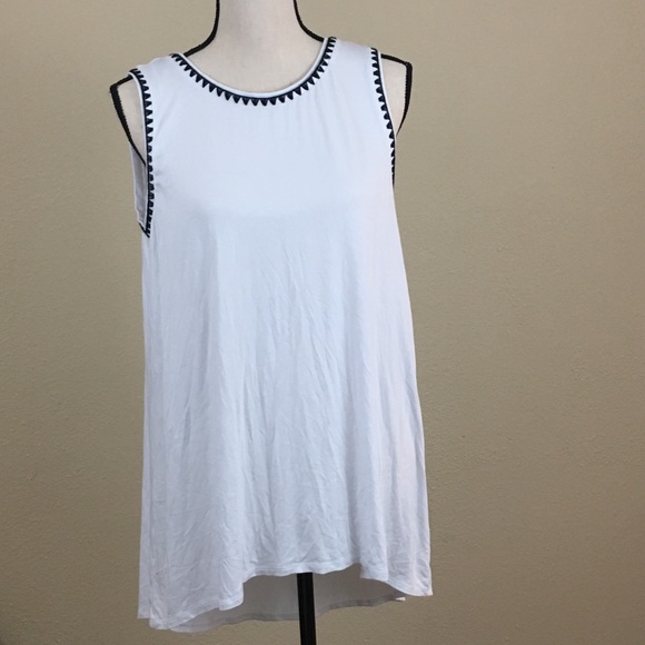Vince Camuto Embroidered Hi-Lo Top Medium - Picture 2 of 7